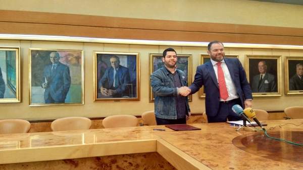 Oviedo.- Los empresarios ovetenses aplauden el trabajo de Rosón (Somos) a lo lar Oviedo.- Los empresarios ovetenses aplauden el trabajo de Rosón (Somos) a lo lar