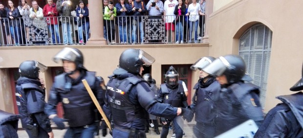 Policía Nacional y Guardia Civil requisan urnas del referéndum del 1-O.