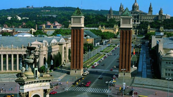 Avenida Reina Maria Cristina de Montjuïc. Avenida Reina Maria Cristina de Montjuïc.