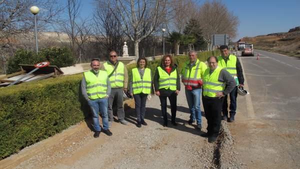 Comienzan las obras de reparación de aceras de la travesía de Villaspesa en Teru Comienzan las obras de reparación de aceras de la travesía de Villaspesa en Teru