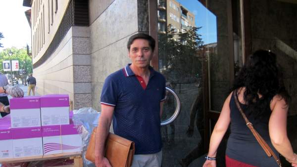 Trib.-Imputados Lino Rodríguez y su mujer, junto con Gerardo Rico y Fernando Red Trib.-Imputados Lino Rodríguez y su mujer, junto con Gerardo Rico y Fernando Red