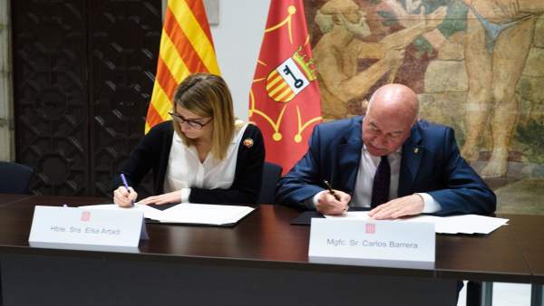 El Govern y el Síndic de Aran firman el acuerdo para el nuevo modelo de financia El Govern y el Síndic de Aran firman el acuerdo para el nuevo modelo de financia