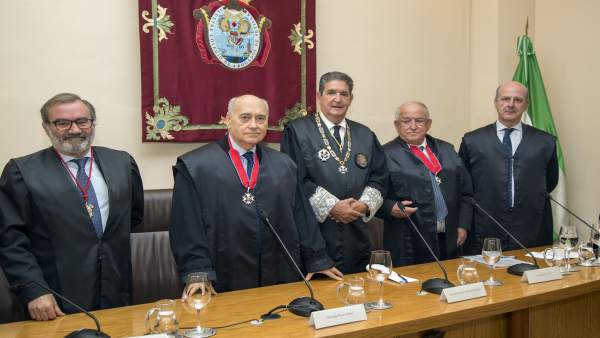 Sevilla.- El Colegio de Abogados rinde homenaje a los letrados distinguidos con Sevilla.- El Colegio de Abogados rinde homenaje a los letrados distinguidos con