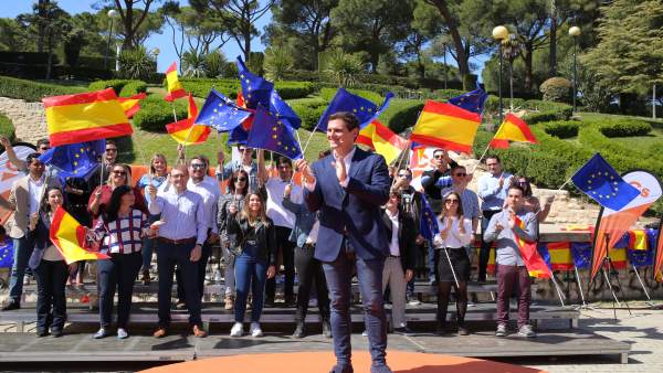 Encuentro Ciudadano en Zaragoza (Aragón) con el presidente de Ciudadanos, Albert Encuentro Ciudadano en Zaragoza (Aragón) con el presidente de Ciudadanos, Albert