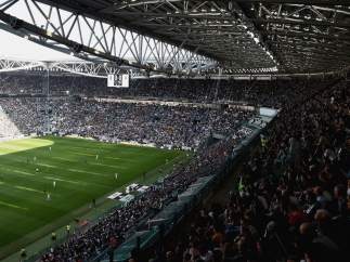 El estadio de la Juventus, lleno para ver un partido de fútbol femenino.