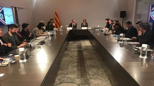 El Govern lanza una web sobre el Brexit para resolver dudas a ingleses y catalan El Govern lanza una web sobre el Brexit para resolver dudas a ingleses y catalan