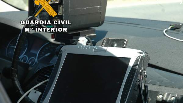 Un radar de la Guardia Civil Un radar de la Guardia Civil