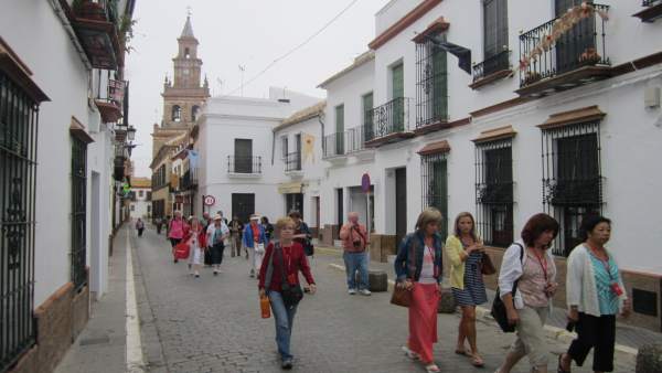 Turistas visitan Carmona Turistas visitan Carmona