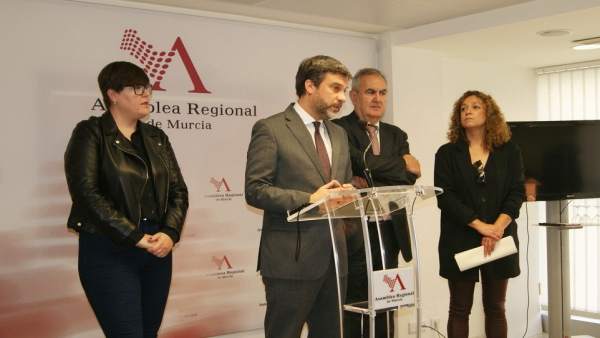 López, durante la rueda de prensa López, durante la rueda de prensa