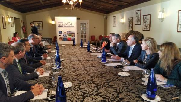 Cádiz.-Gibraltar.-Junta se reúne con grandes industrias del Campo de Gribraltar Cádiz.-Gibraltar.-Junta se reúne con grandes industrias del Campo de Gribraltar