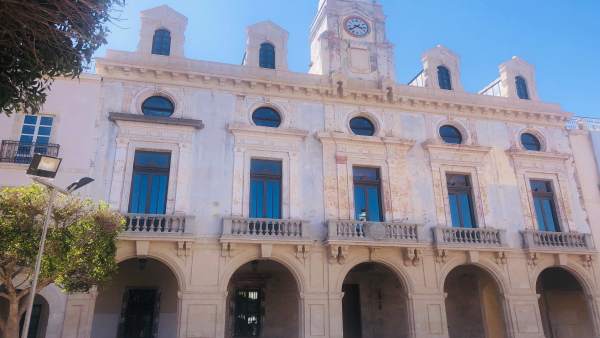 Almería.-El Ayuntamiento licita las obras de restauración de la fachada del edif Almería.-El Ayuntamiento licita las obras de restauración de la fachada del edif
