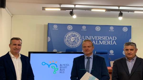 Almería.-UAL, Coexphal y Cajamar crean una 'ventanilla única' que une técnología Almería.-UAL, Coexphal y Cajamar crean una 'ventanilla única' que une técnología