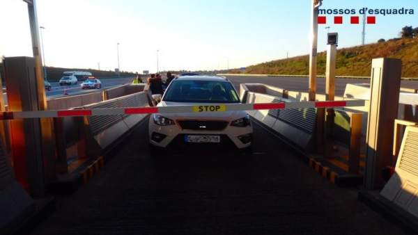 Sucesos.- Detenido por conducir nueve kilómetros en contra dirección por la A-2 Sucesos.- Detenido por conducir nueve kilómetros en contra dirección por la A-2
