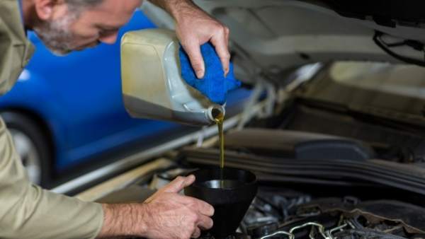 ¿Sabes cómo cambiar el aceite del coche? ¿Sabes cómo cambiar el aceite del coche?