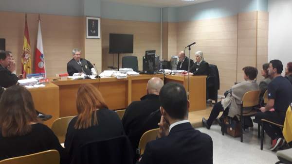 El juez devuelve la causa de Puerto Gallego a Santoña para localizar o reconstr El juez devuelve la causa de Puerto Gallego a Santoña para localizar o reconstr