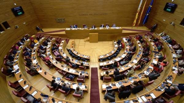 Les Corts asseguren que desconeixien la vinculació de la premiada Morell amb la defensa de la gestació subrogada Les Corts asseguren que desconeixien la vinculació de la premiada Morell amb la defensa de la gestació subrogada