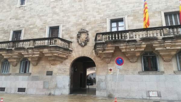 Condemnat a dos anys de presó per abusar de la seva fillastra menor Condemnat a dos anys de presó per abusar de la seva fillastra menor