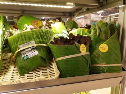 El supermercado que envuelve con hojas de plátano