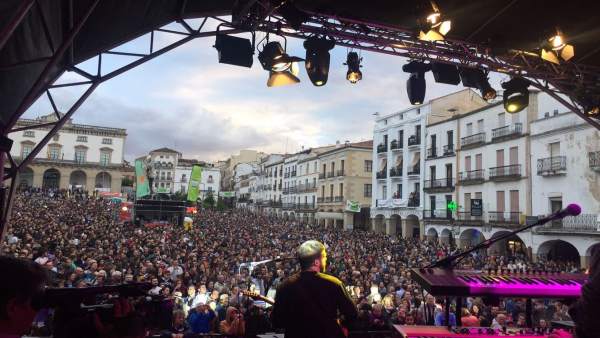 La Plaza Mayor de Cáceres durante una actuación del viernes en el Womad La Plaza Mayor de Cáceres durante una actuación del viernes en el Womad