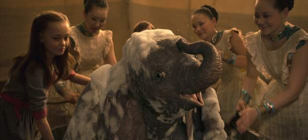 Dumbo, el elefante de enormes orejas, en su encarnación en imagen real.