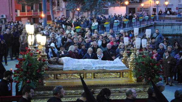 Barbastro celebra este domingo una procesión extraordinaria con el Paso del Sant Barbastro celebra este domingo una procesión extraordinaria con el Paso del Sant