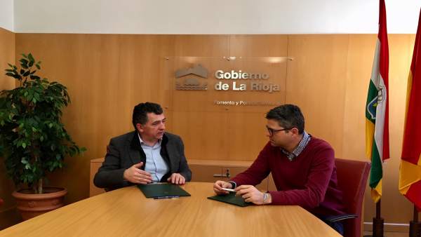 Ejecutivo regional invertirá 466.323 euros en obras de mejora de las carreteras Ejecutivo regional invertirá 466.323 euros en obras de mejora de las carreteras