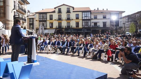 Acto de clausura de un encuentro con candidatos del PP de la Comarca del Besaya Acto de clausura de un encuentro con candidatos del PP de la Comarca del Besaya