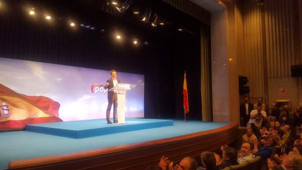 Casado pide aplicar la ley de partidos para ilegalizar a los CDR y Casado pide aplicar la ley de partidos para ilegalizar a los CDR y