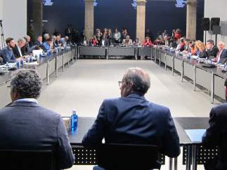 Los partidos catalanes firman un documento contra el racismo y la xenofobia.