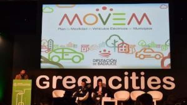 La Diputación de Badajoz presenta en un foro en Málaga su Plan Movem como un 'ej La Diputación de Badajoz presenta en un foro en Málaga su Plan Movem como un 'ej