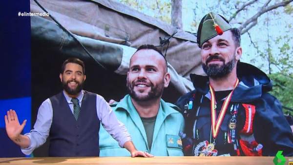 Dani Mateo comenta la propuesta de Abascal sobre al vuelta de la mili. Dani Mateo comenta la propuesta de Abascal sobre al vuelta de la mili.