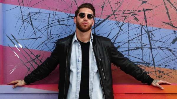 Sergio Ramos, ante una obra de David LaChapelle Sergio Ramos, ante una obra de David LaChapelle