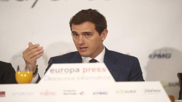 AMP.- Rivera anima a Casado a creerse que pueden ganar a Sánchez y gobernar en c AMP.- Rivera anima a Casado a creerse que pueden ganar a Sánchez y gobernar en c