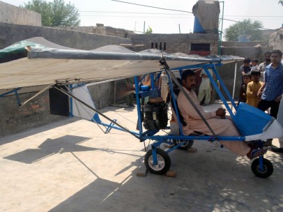 Paquistaní construye un avión casero
