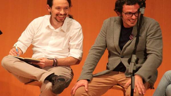 Pablo Iglesias con José María González 'Kichi' Pablo Iglesias con José María González 'Kichi'