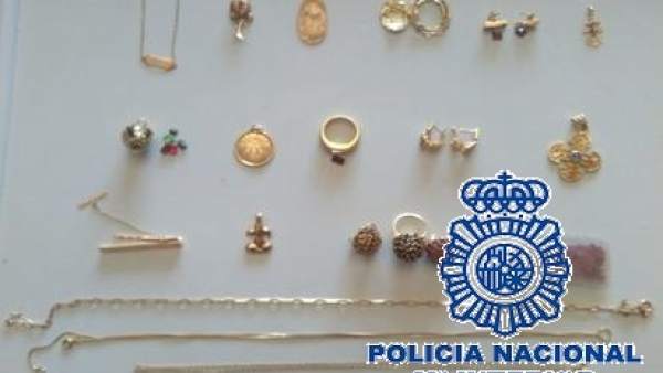 Málaga.- Sucesos.- Detenida en Málaga la cuidadora de una anciana por robarle jo Málaga.- Sucesos.- Detenida en Málaga la cuidadora de una anciana por robarle jo