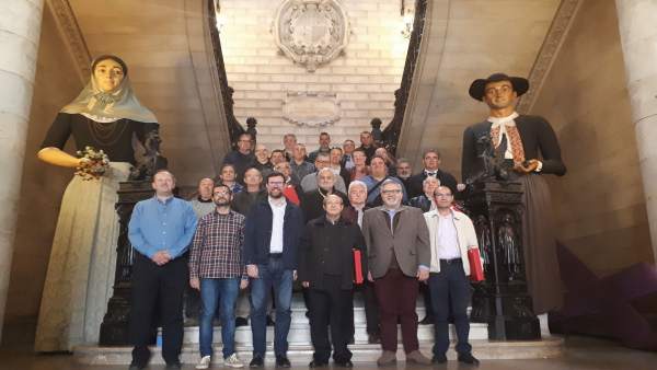 Cort homenajea a 31 trabajadores de la EMT que han cumplido 25 años en la empres Cort homenajea a 31 trabajadores de la EMT que han cumplido 25 años en la empres