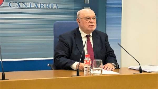 Cantabria va 'un año adelantada' en cumplimiento de déficit y no tendrá que hace Cantabria va 'un año adelantada' en cumplimiento de déficit y no tendrá que hace