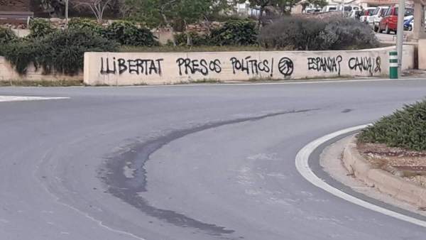 El PP critica la aparición de pintadas independentistas en algunas zonas de Form El PP critica la aparición de pintadas independentistas en algunas zonas de Form