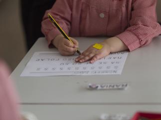 Colegio, aula, primaria, infantil, clase, niño, niña, niños, estudiando