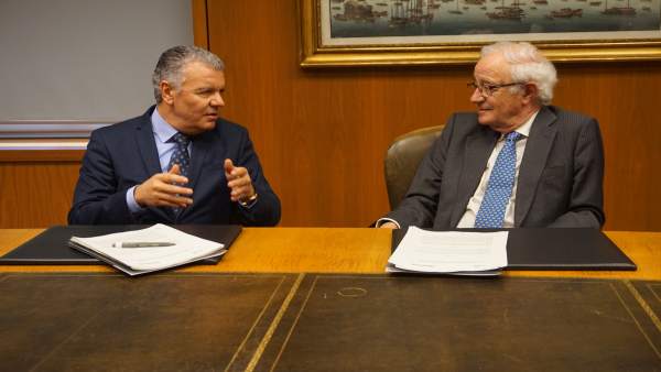 Liberbank y FADE acuerdan incentivar el desarrollo empresarial de Asturias con 5 Liberbank y FADE acuerdan incentivar el desarrollo empresarial de Asturias con 5