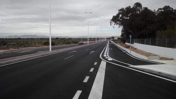 Arranca el desdoblament de la CV-865 entre Elx i Santa Pola amb més espai per a vianants i bicis Arranca el desdoblament de la CV-865 entre Elx i Santa Pola amb més espai per a vianants i bicis
