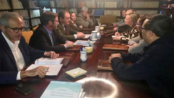 Jaén.- 28A.- El PP prosigue sus reuniones sectoriales con farmacéuticos y organi Jaén.- 28A.- El PP prosigue sus reuniones sectoriales con farmacéuticos y organi