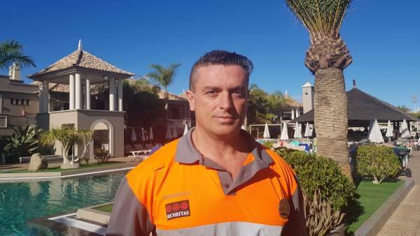 Sucesos.- Un vigilante de seguridad de un hotel salva la vida a un turista tras