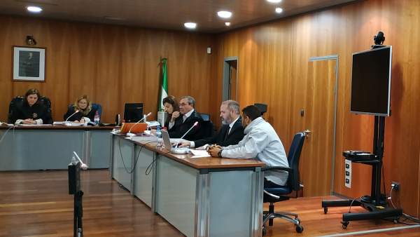 Málaga.- Tribunales.- El acusado de matar a un amigo tras robarle se acoge a su Málaga.- Tribunales.- El acusado de matar a un amigo tras robarle se acoge a su