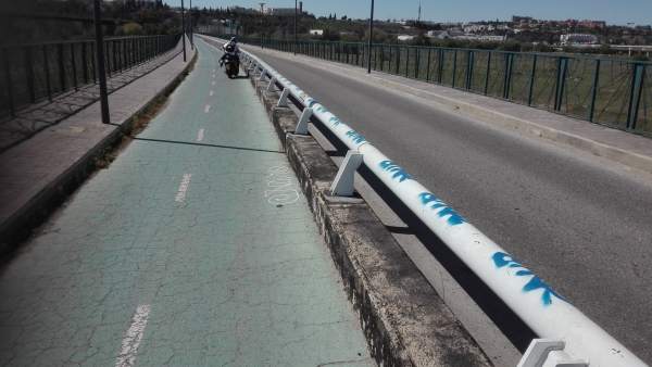 Sevilla.- Denuncian la circulación de ciclomotores y motos en el carril bici del Sevilla.- Denuncian la circulación de ciclomotores y motos en el carril bici del