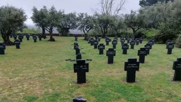 profanación cementerio militar alemán profanación cementerio militar alemán