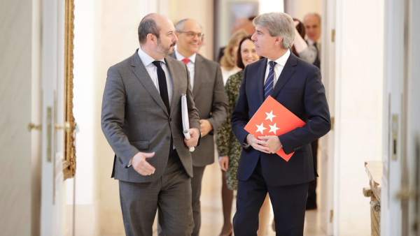 Ángel Garrido, tras su último Consejo de Gobierno, con Pedro Rollán. Ángel Garrido, tras su último Consejo de Gobierno, con Pedro Rollán.