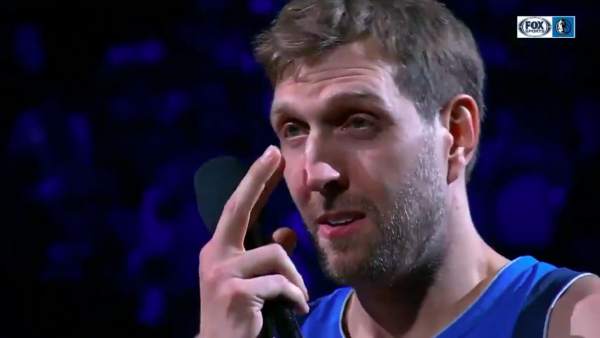 Dirk Nowitzki, emocionado en su despedida Dirk Nowitzki, emocionado en su despedida