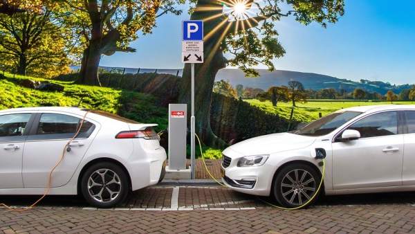 Coches eléctricos con 1.000 kilómetros de autonomía ¡Es posible! Coches eléctricos con 1.000 kilómetros de autonomía ¡Es posible!